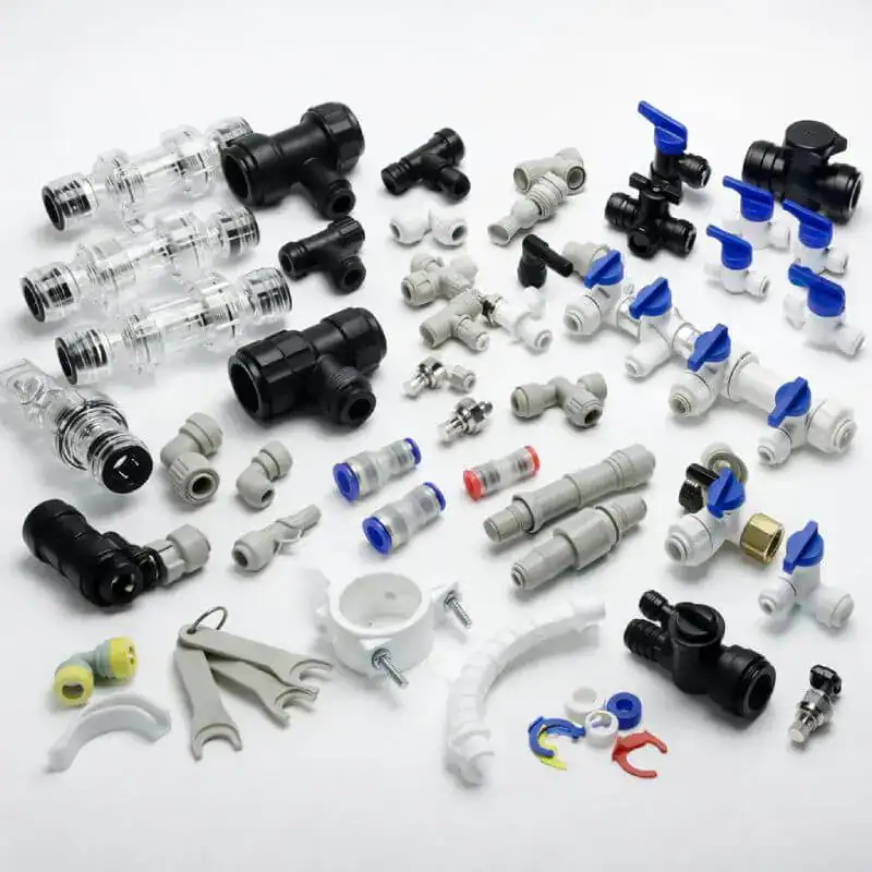 Raccords plomberie, vannes, tuyaux pour installations sanitaires.