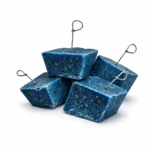 Bloc raticide 100 g avec crochet pour attirer les rats dans les &eacute;gouts.